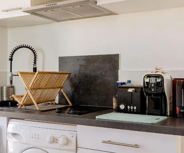 - 5min Des Plages - Parking Gratuit - Climatisation * 昂蒂布