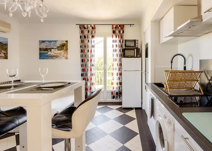 - 5min Des Plages - Parking Gratuit - Climatisation 公寓 *